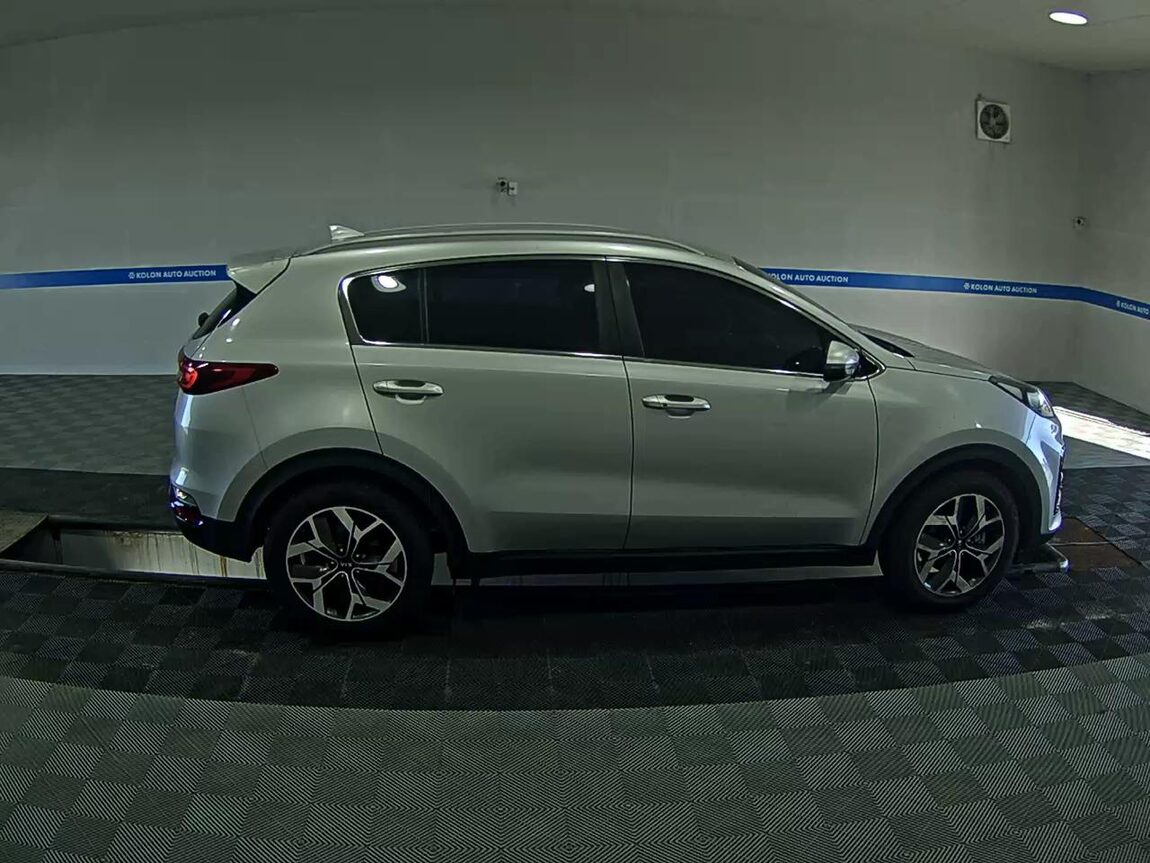 KIA SPORTAGE THE BOLD 1.6 DIESEL 2WD PRESTIGE 2022 - zdjęcie 4