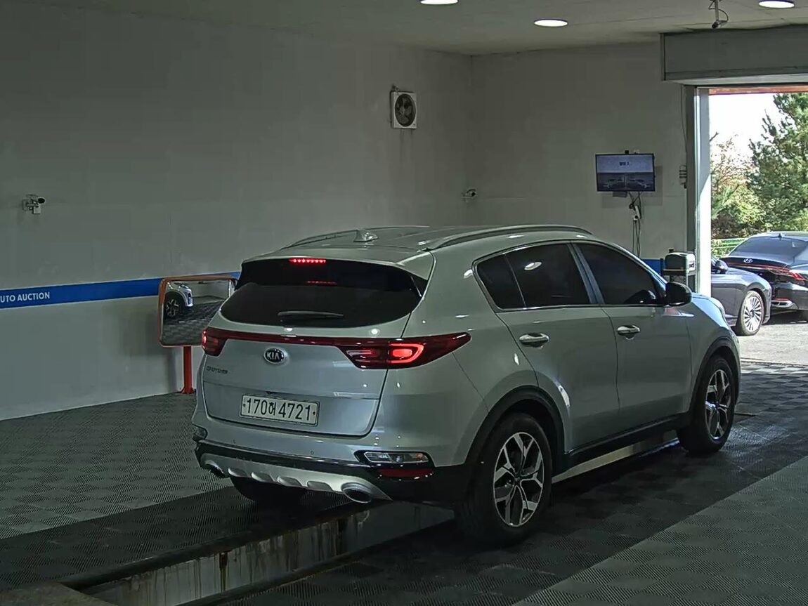 KIA SPORTAGE THE BOLD 1.6 DIESEL 2WD PRESTIGE 2022 - zdjęcie 5