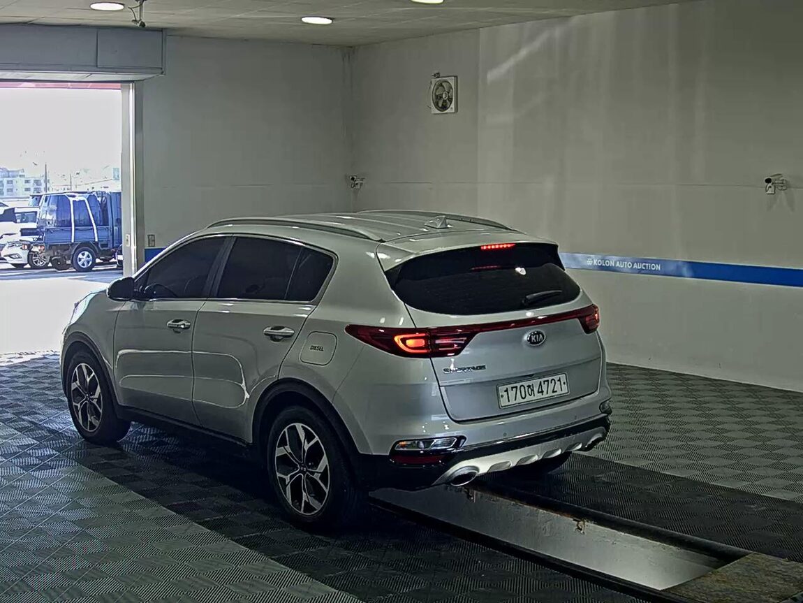 KIA SPORTAGE THE BOLD 1.6 DIESEL 2WD PRESTIGE 2022 - zdjęcie 6