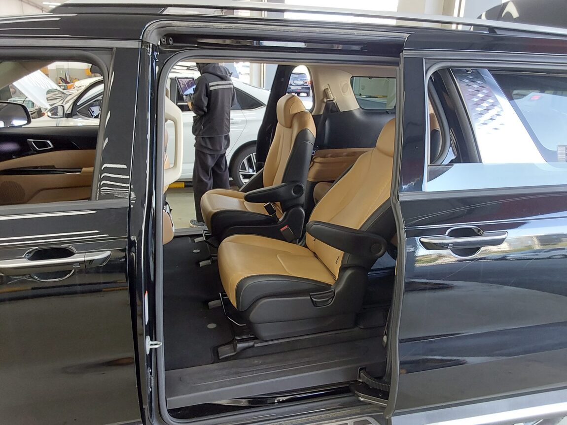 KIA NEW CARNIVAL (KA4) 9-SEATER DIESEL SIGNATURE 2021 - zdjęcie 12