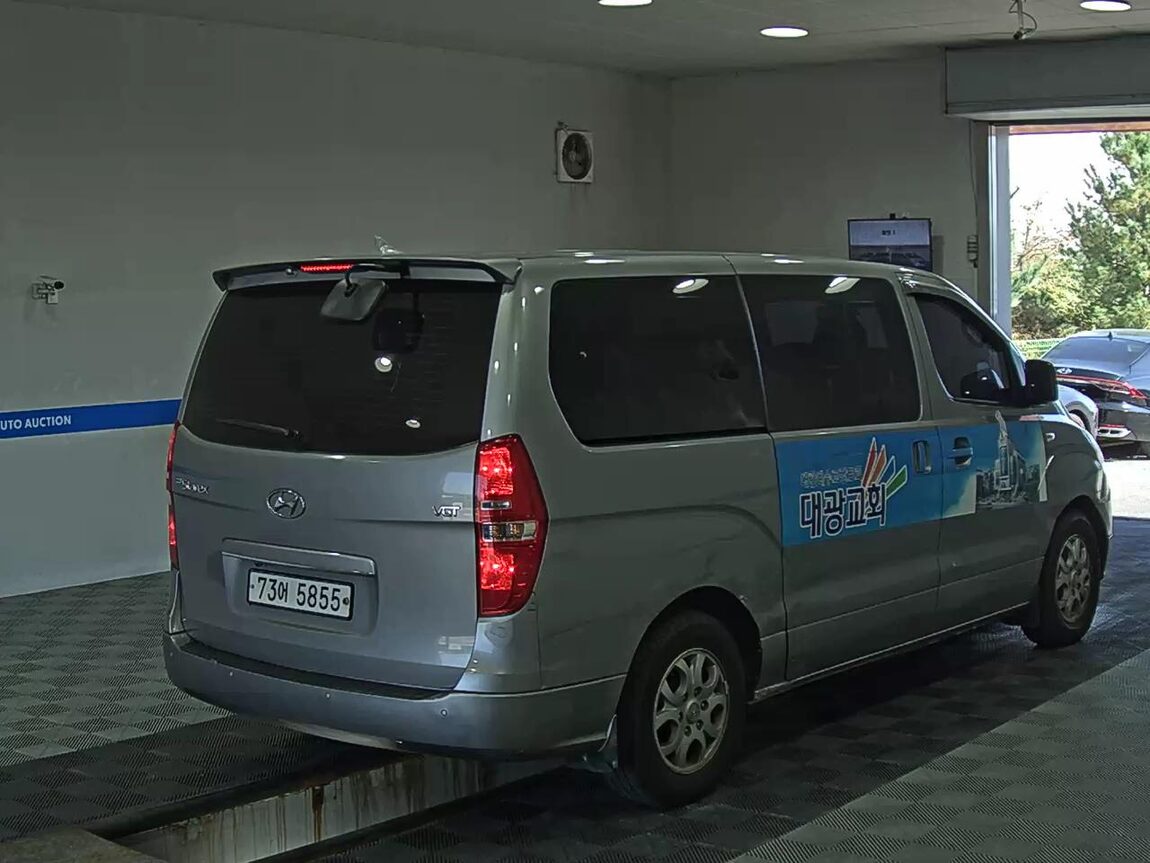 HYUNDAI GRAND STAREX 11-SEATER DIESEL CVX LUXURY 2015 - zdjęcie 5