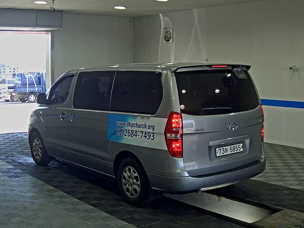 HYUNDAI GRAND STAREX 11-SEATER DIESEL CVX LUXURY 2015 - zdjęcie 6