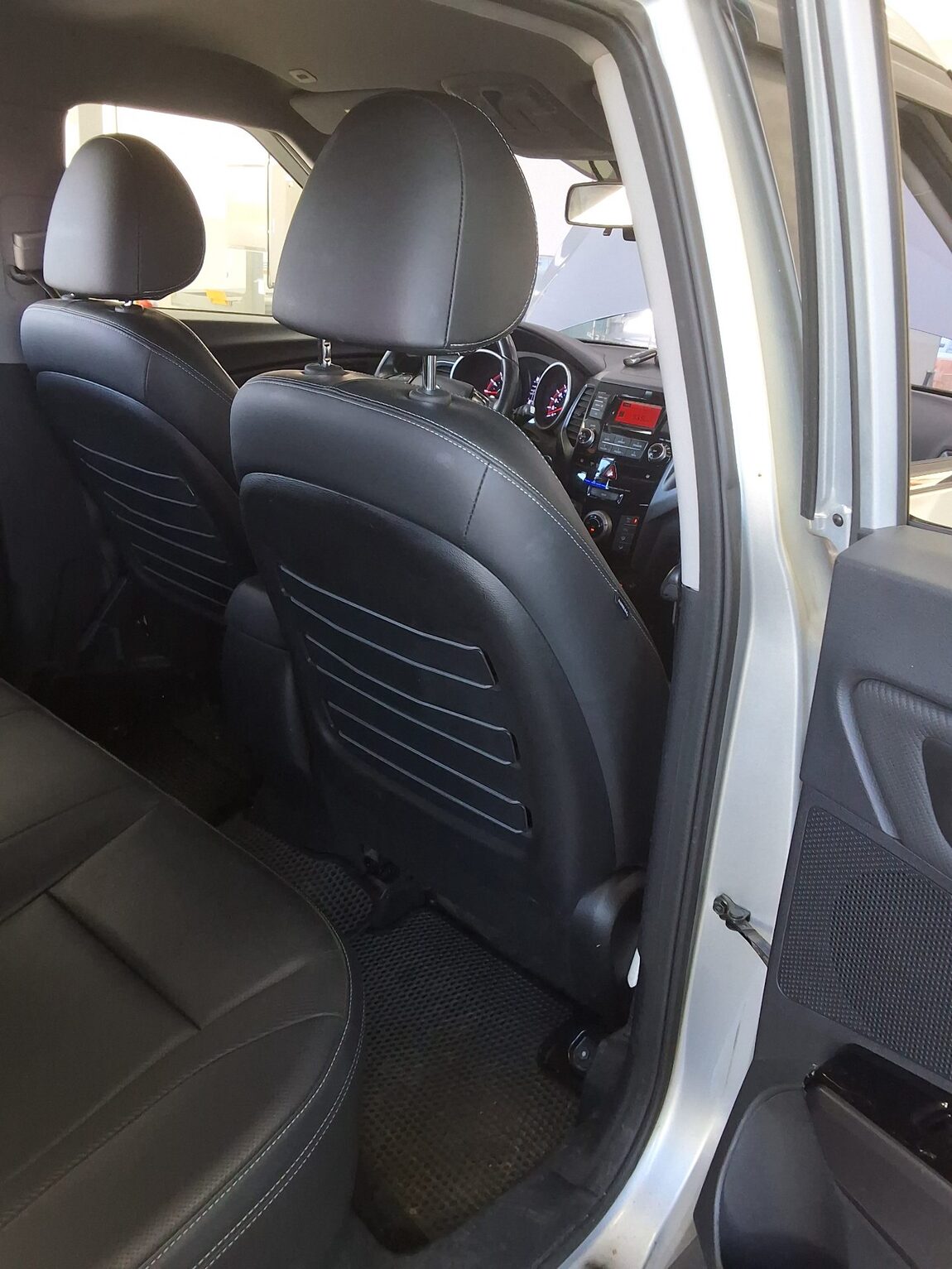KG MOBILITY (SSANGYONG) TIVOLI GASOLINE 2WD VX 2017 - zdjęcie 13