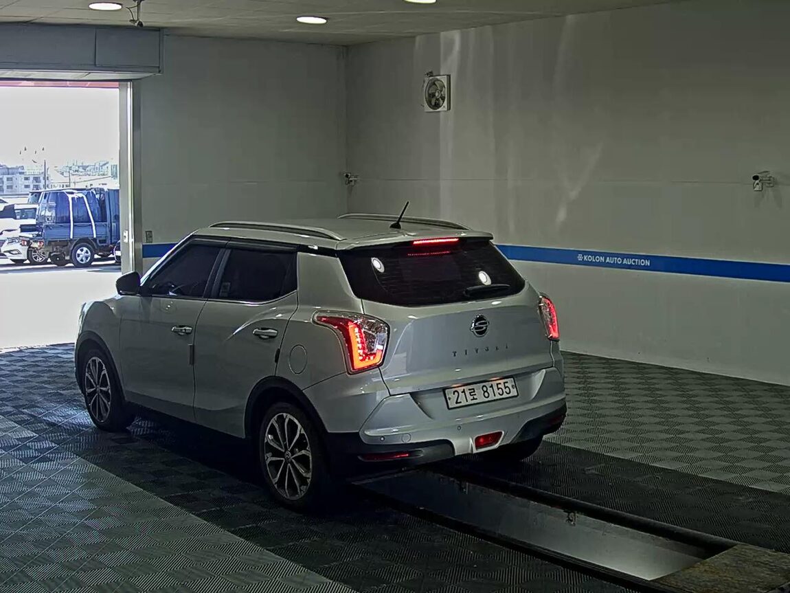 KG MOBILITY (SSANGYONG) TIVOLI GASOLINE 2WD VX 2017 - zdjęcie 6