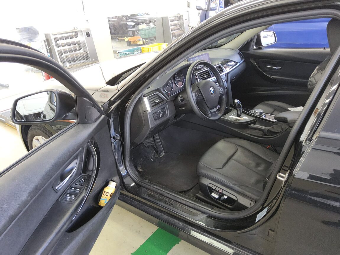 BMW 3 SERIES (6TH GEN) 320d 2016 - zdjęcie 10