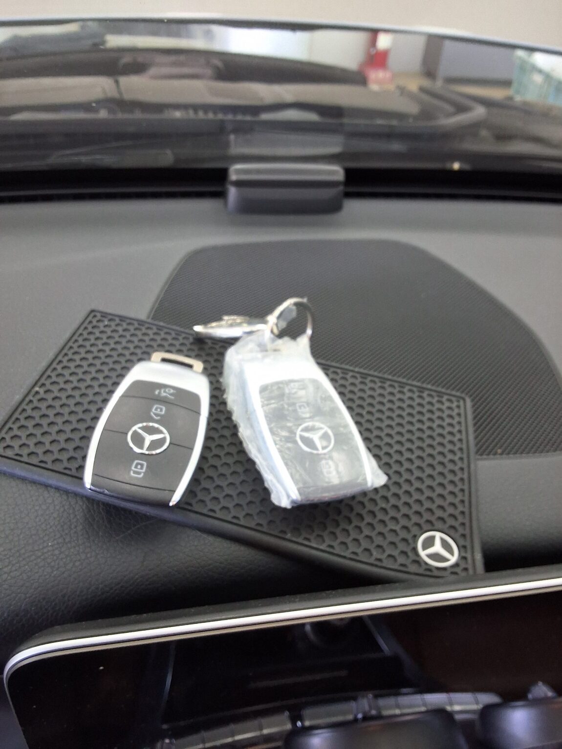 MERCEDES-BENZ C-CLASS (4TH GEN) C220 d 4MATIC AMG LINE 2019 - zdjęcie 19