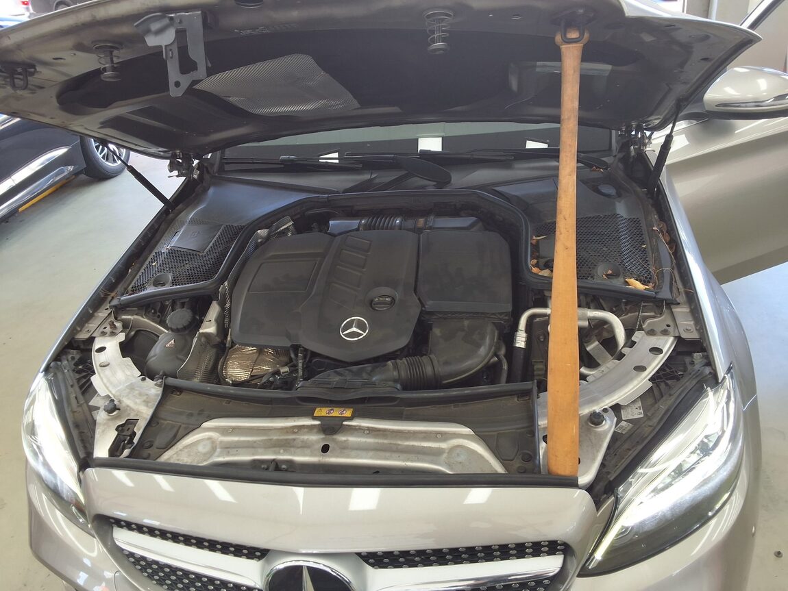 MERCEDES-BENZ C-CLASS (4TH GEN) C220 d 4MATIC AMG LINE 2019 - zdjęcie 20
