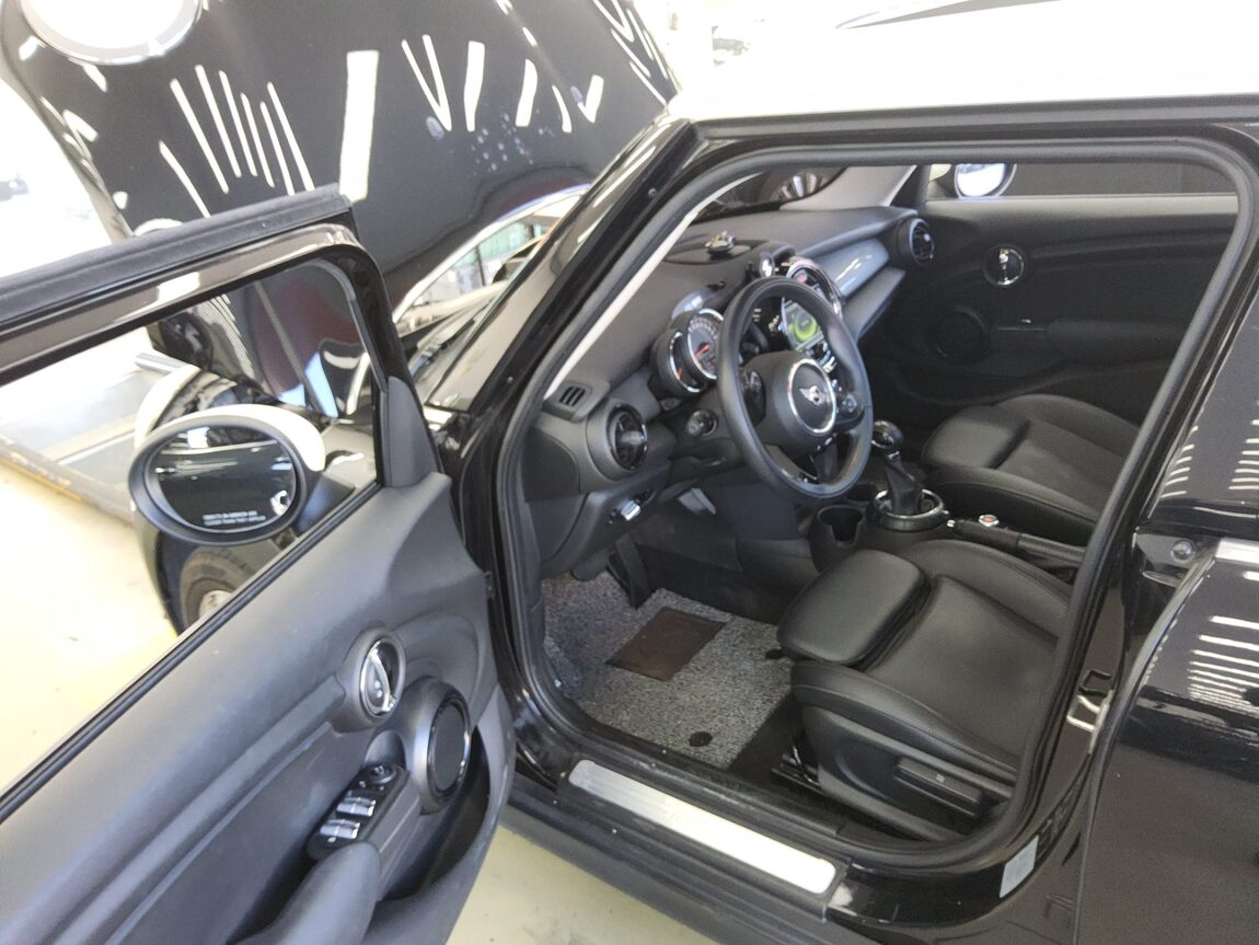 MINI COOPER (3RD GEN) 5-DOOR 1.5 D 2018 - zdjęcie 10