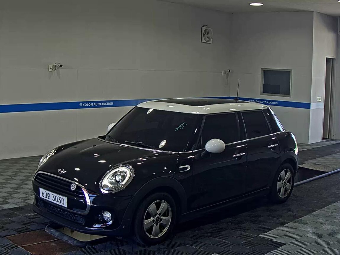 MINI COOPER (3RD GEN) 5-DOOR 1.5 D 2018 - zdjęcie 2