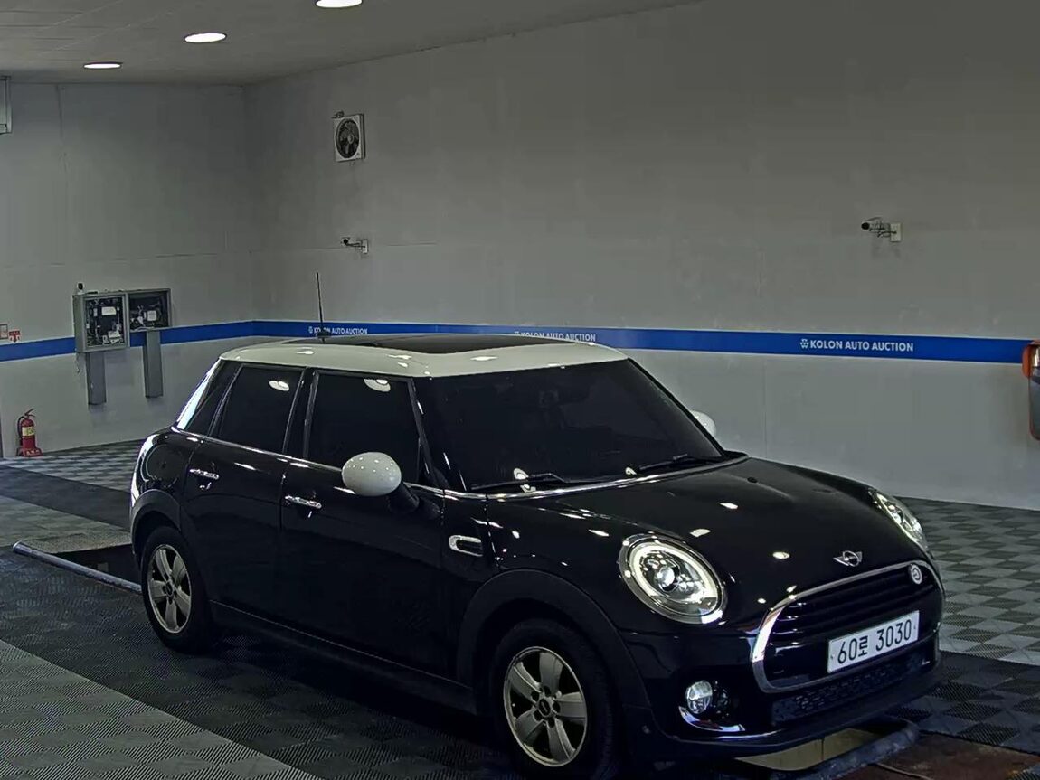 MINI COOPER (3RD GEN) 5-DOOR 1.5 D 2018 - zdjęcie 3