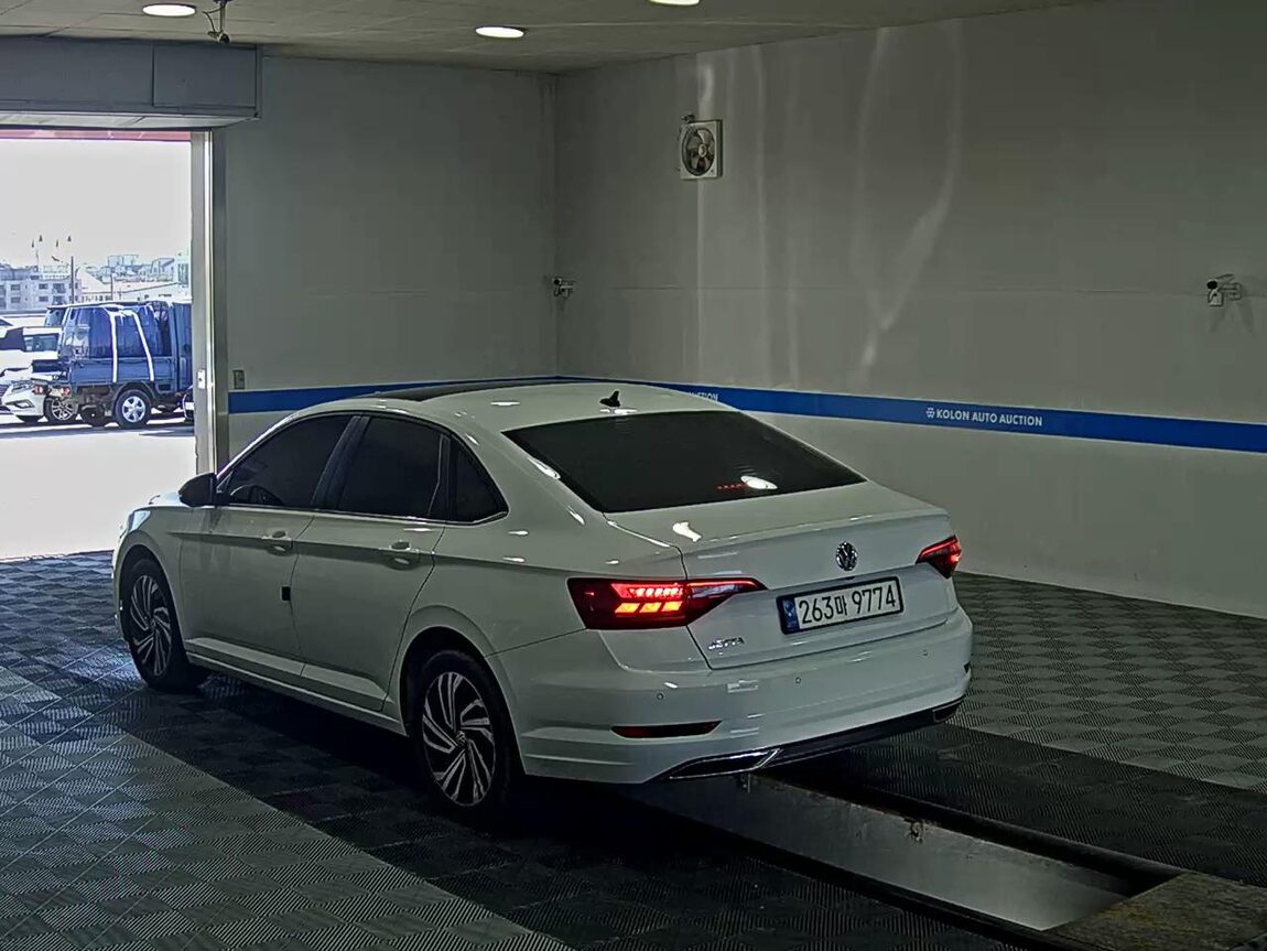 VOLKSWAGEN JETTA (7TH GEN) 1.4 TSI PRESTIGE 2020 - zdjęcie 6