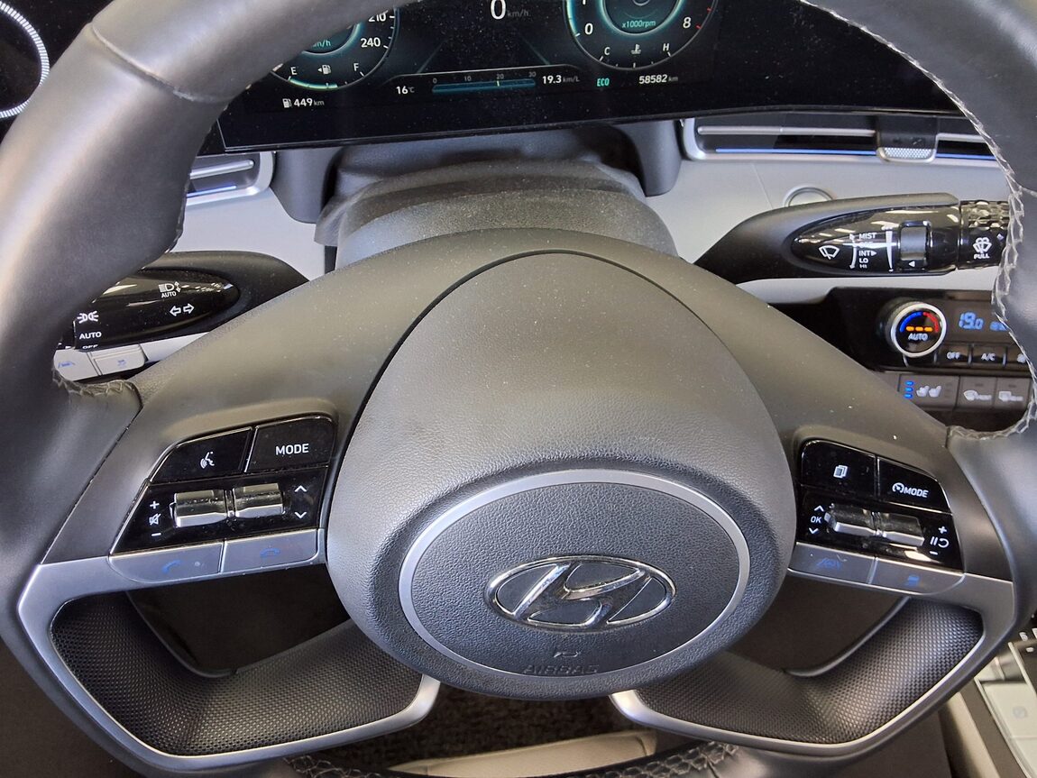 HYUNDAI AVANTE (CN7) 1.6 GASOLINE INSPIRATION 2021 - zdjęcie 17