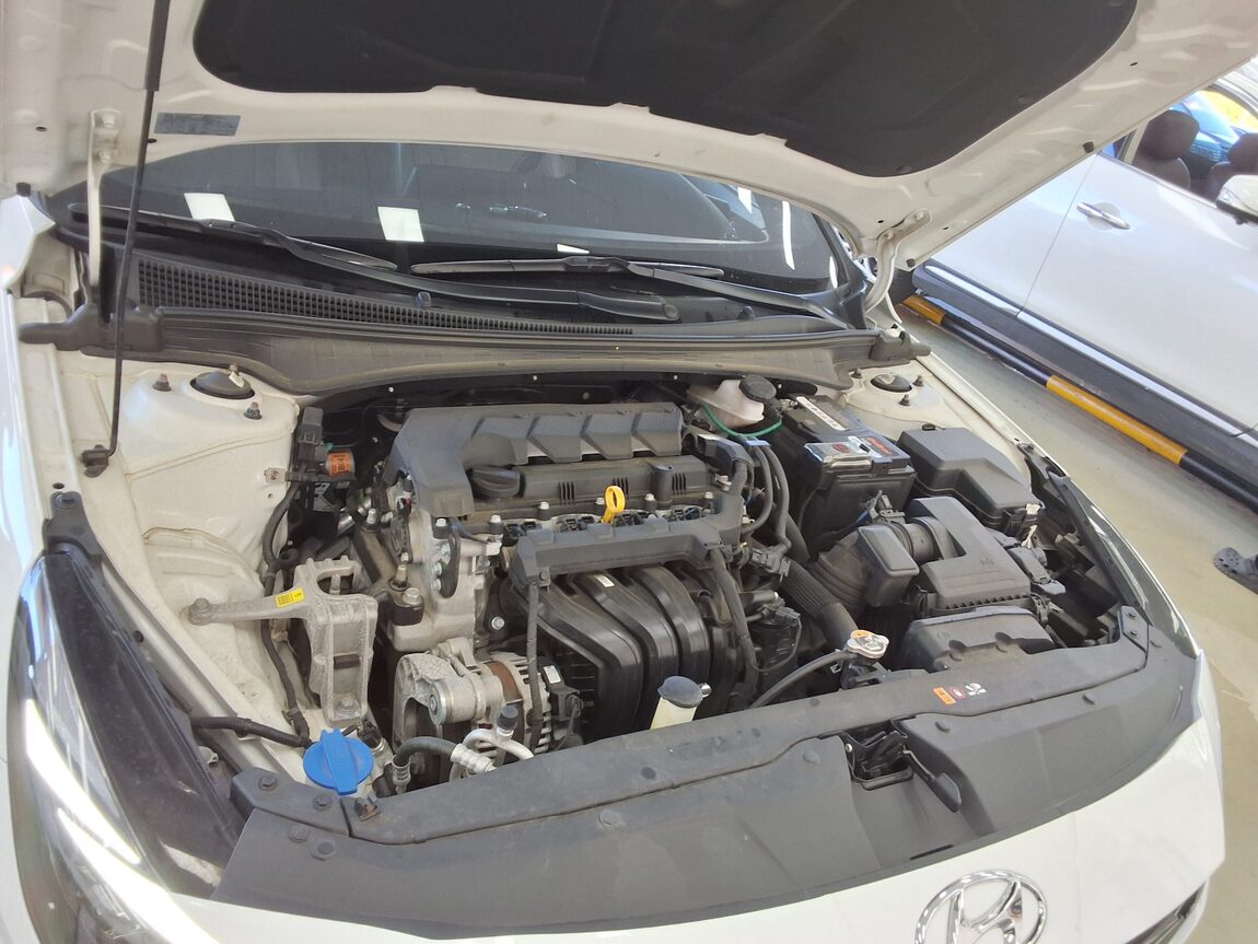 HYUNDAI AVANTE (CN7) 1.6 GASOLINE INSPIRATION 2021 - zdjęcie 21