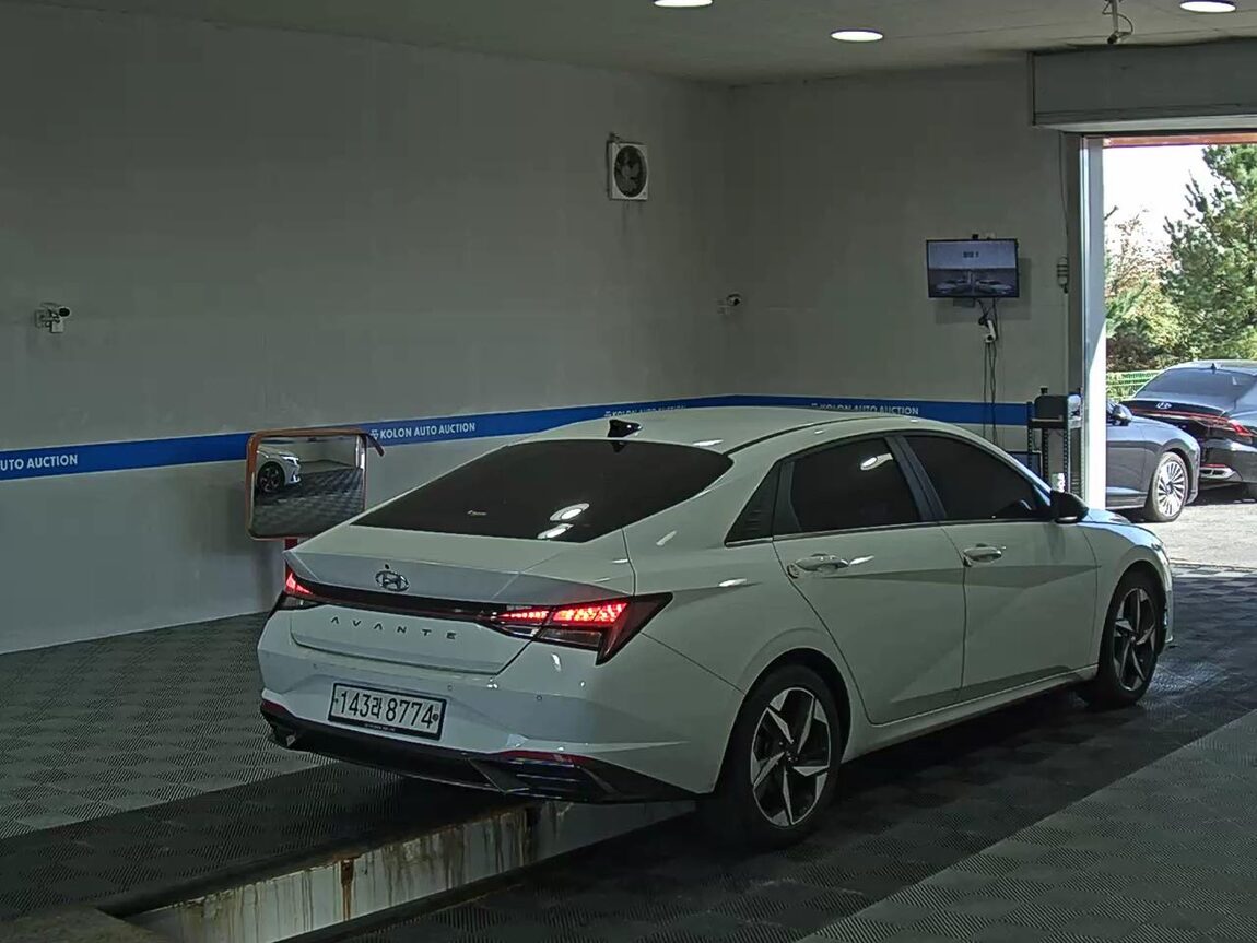 HYUNDAI AVANTE (CN7) 1.6 GASOLINE INSPIRATION 2021 - zdjęcie 5