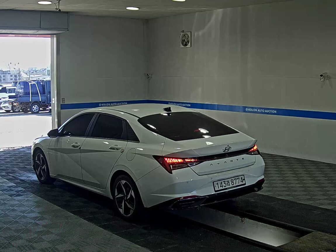 HYUNDAI AVANTE (CN7) 1.6 GASOLINE INSPIRATION 2021 - zdjęcie 6