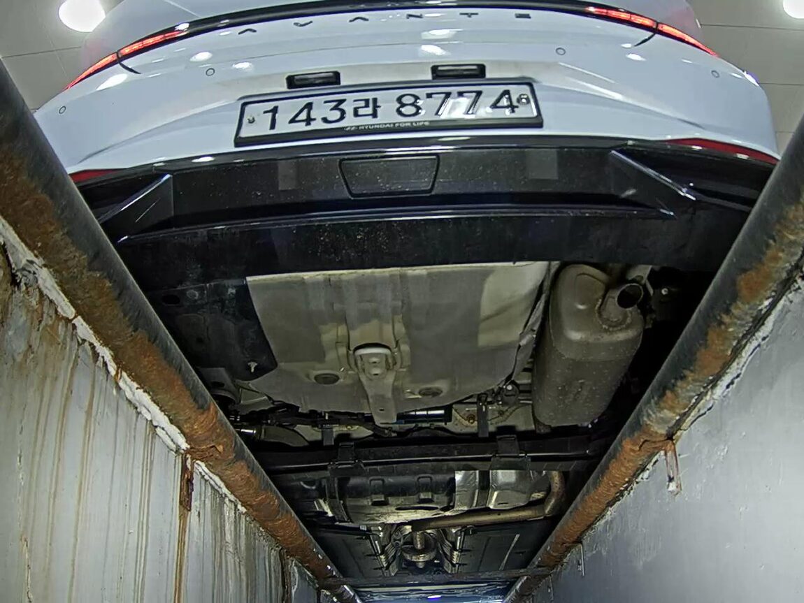 HYUNDAI AVANTE (CN7) 1.6 GASOLINE INSPIRATION 2021 - zdjęcie 8