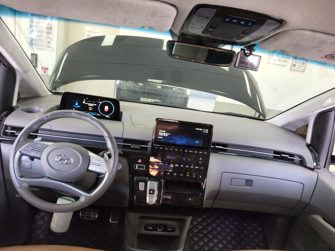 HYUNDAI STARIA 2.2 DIESEL LOUNGE 9-SEATER 2WD INSPIRATION 2022 - zdjęcie 12