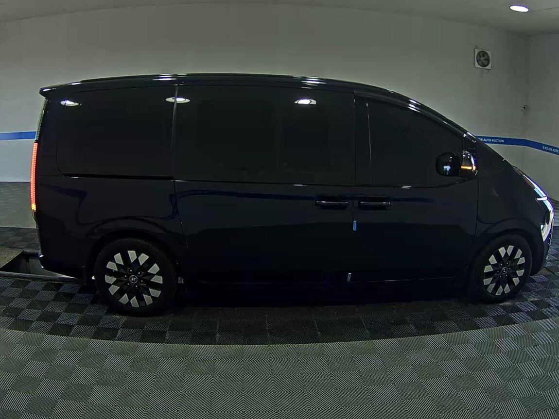 HYUNDAI STARIA 2.2 DIESEL LOUNGE 9-SEATER 2WD INSPIRATION 2022 - zdjęcie 4