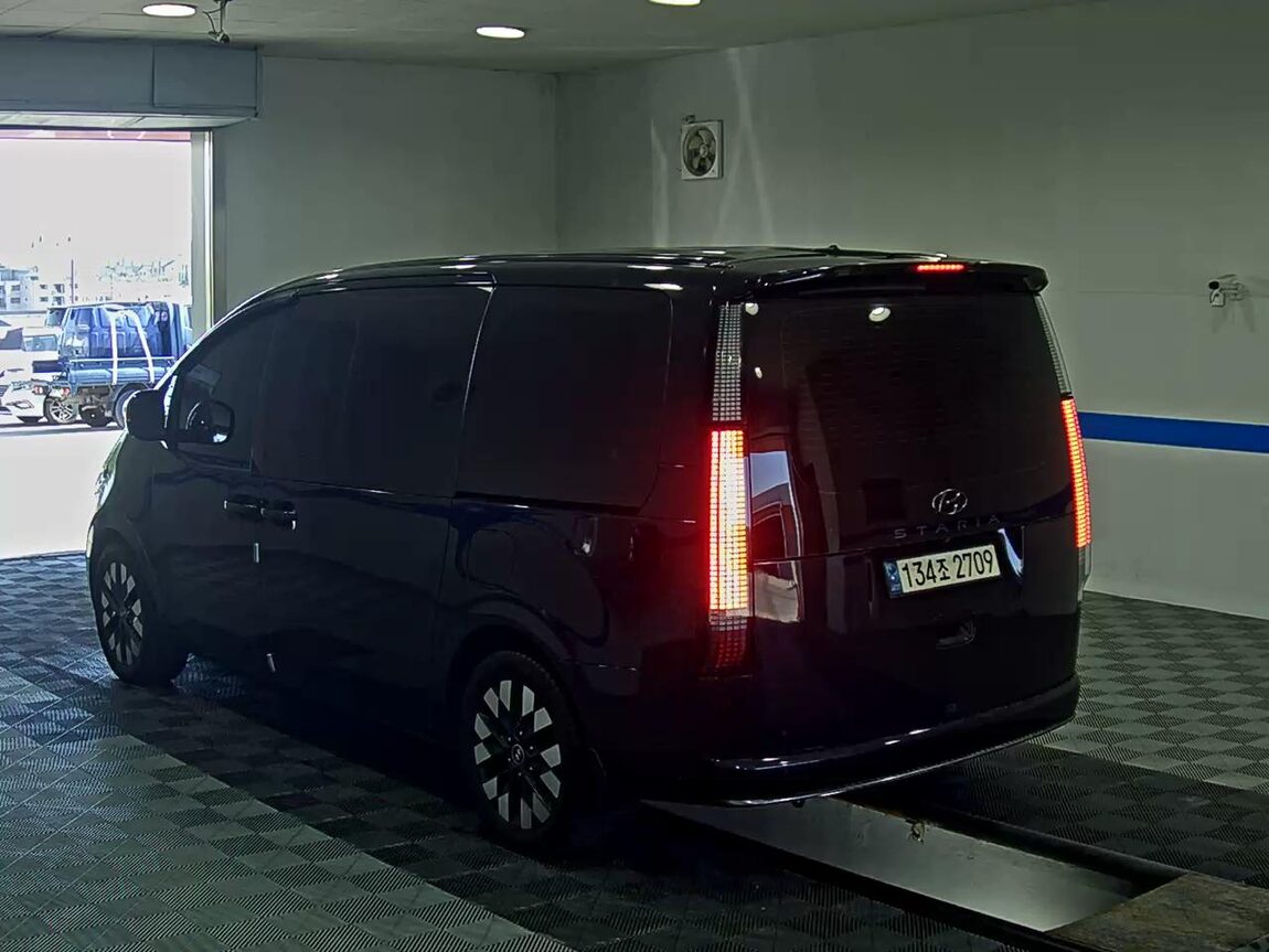 HYUNDAI STARIA 2.2 DIESEL LOUNGE 9-SEATER 2WD INSPIRATION 2022 - zdjęcie 6