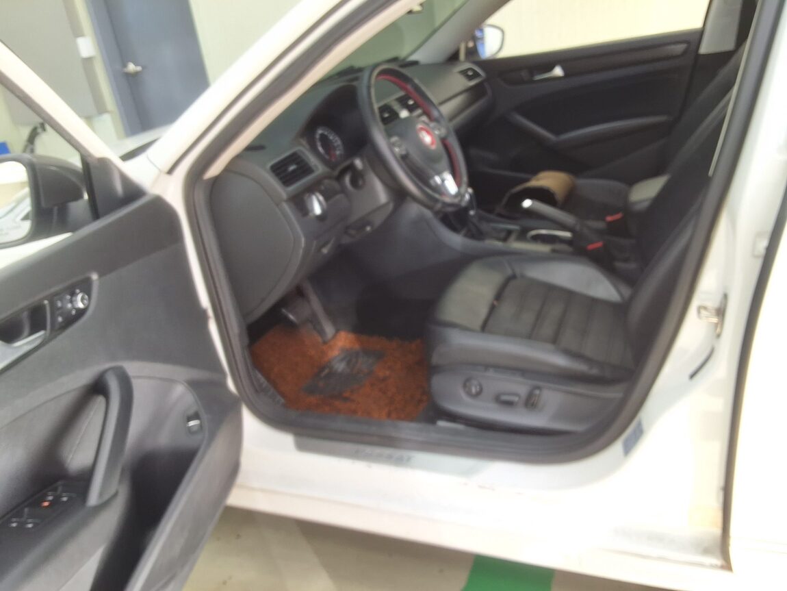 VOLKSWAGEN THE NEW PASSAT (7TH GEN) 2.0 TDI 2015 - zdjęcie 11