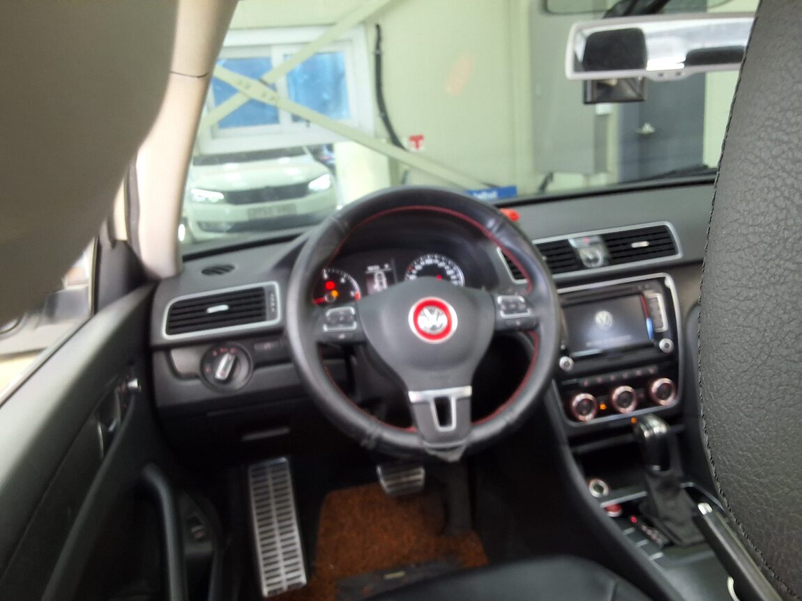 VOLKSWAGEN THE NEW PASSAT (7TH GEN) 2.0 TDI 2015 - zdjęcie 12