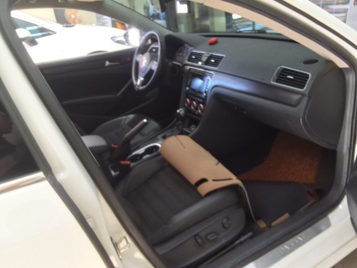 VOLKSWAGEN THE NEW PASSAT (7TH GEN) 2.0 TDI 2015 - zdjęcie 15