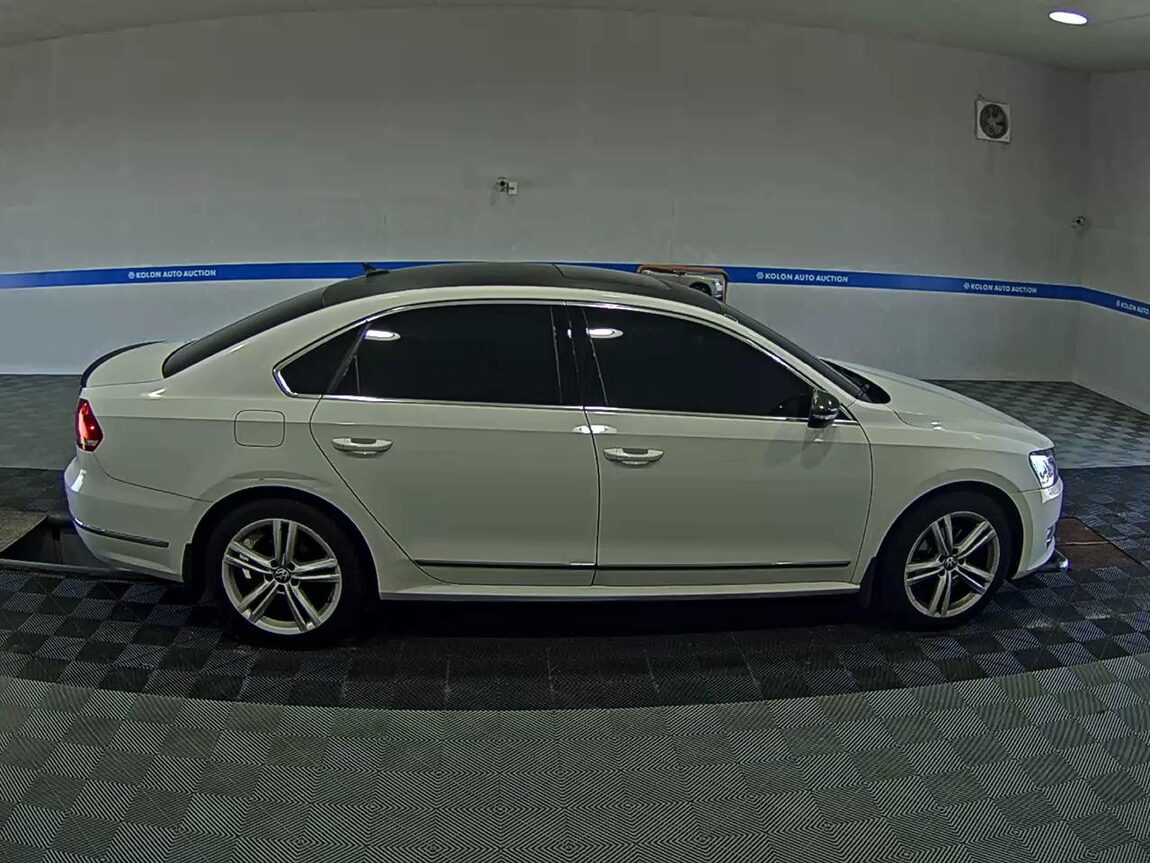 VOLKSWAGEN THE NEW PASSAT (7TH GEN) 2.0 TDI 2015 - zdjęcie 4