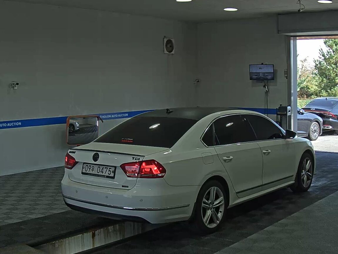 VOLKSWAGEN THE NEW PASSAT (7TH GEN) 2.0 TDI 2015 - zdjęcie 5