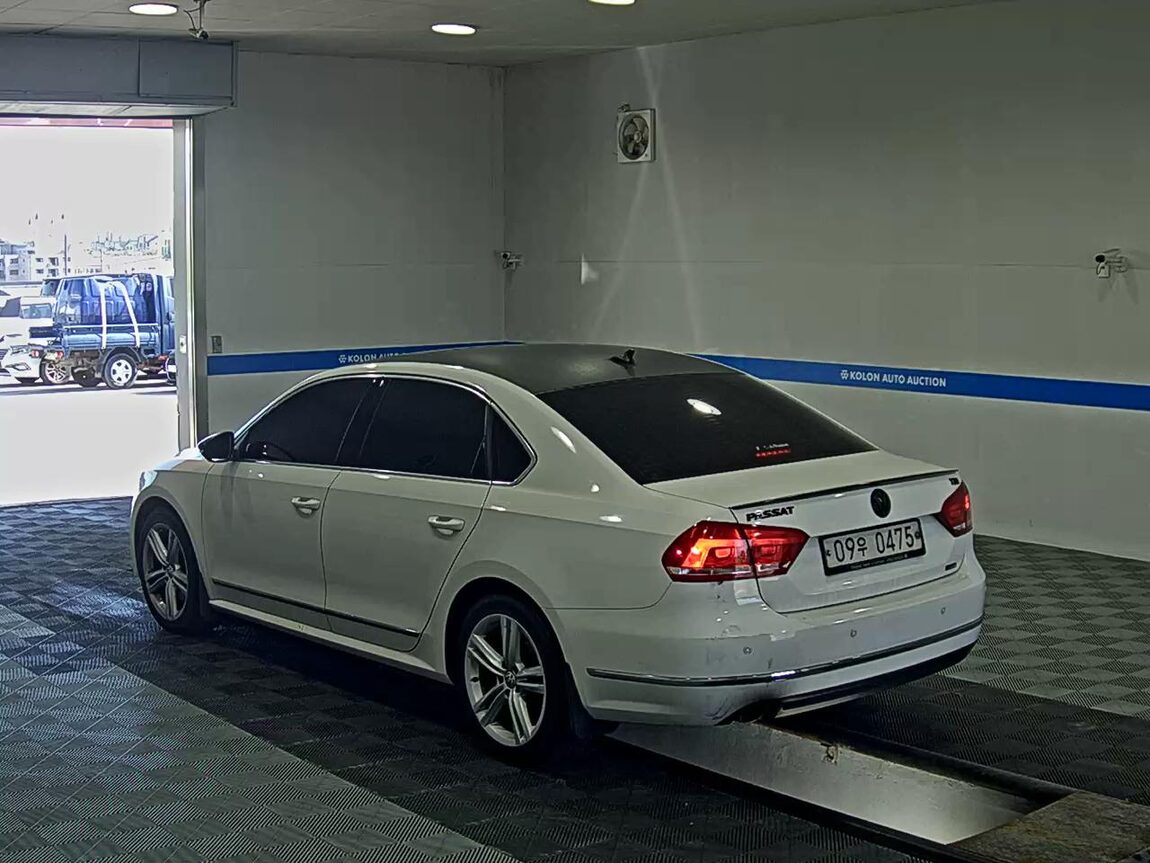 VOLKSWAGEN THE NEW PASSAT (7TH GEN) 2.0 TDI 2015 - zdjęcie 6