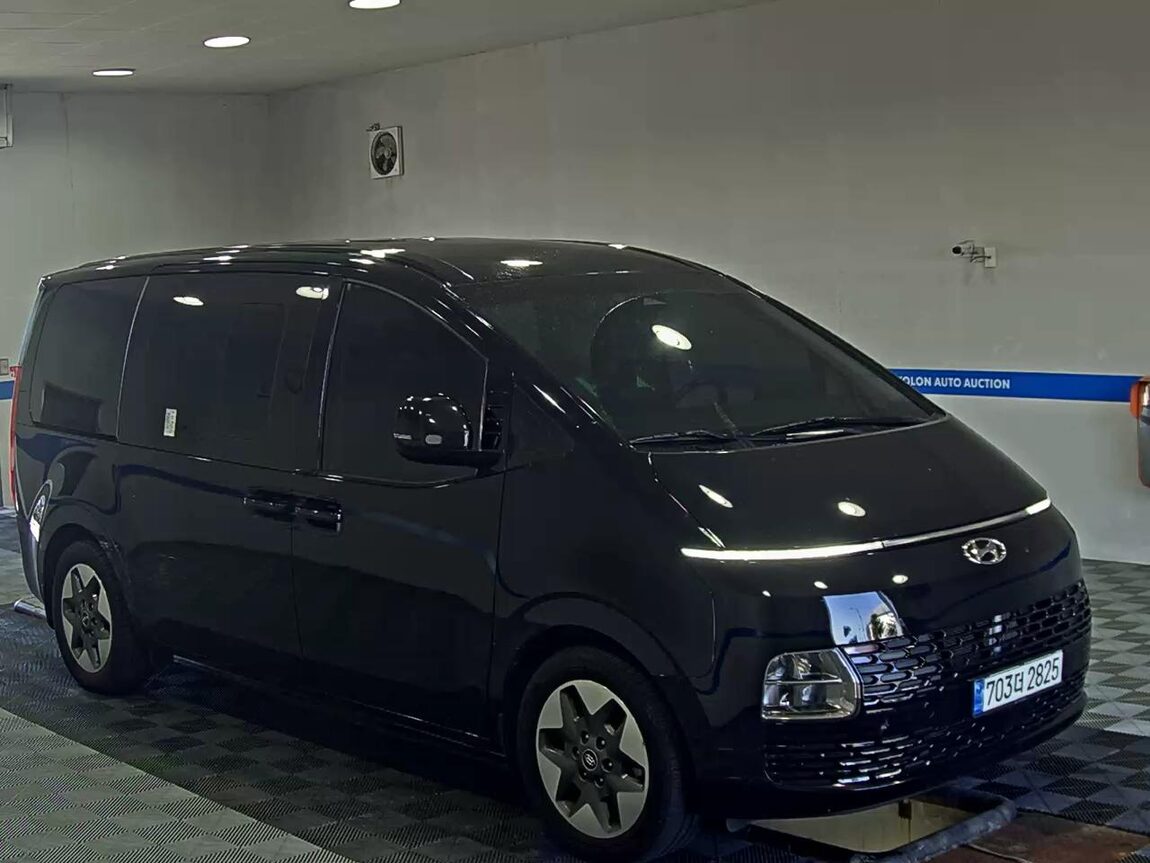 HYUNDAI STARIA 2.2 DIESEL TOURER 11-SEATER 4WD MODERN 2023 - zdjęcie 3