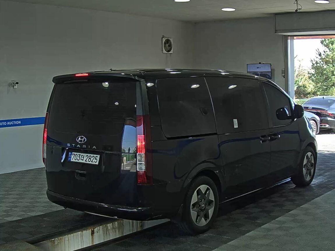 HYUNDAI STARIA 2.2 DIESEL TOURER 11-SEATER 4WD MODERN 2023 - zdjęcie 5