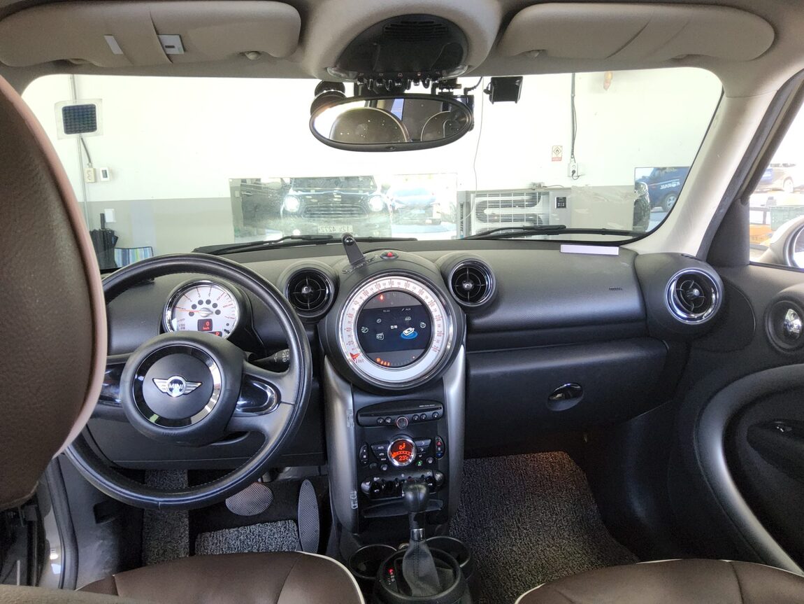 MINI COUNTRYMAN 2.0 D 2013 - zdjęcie 11