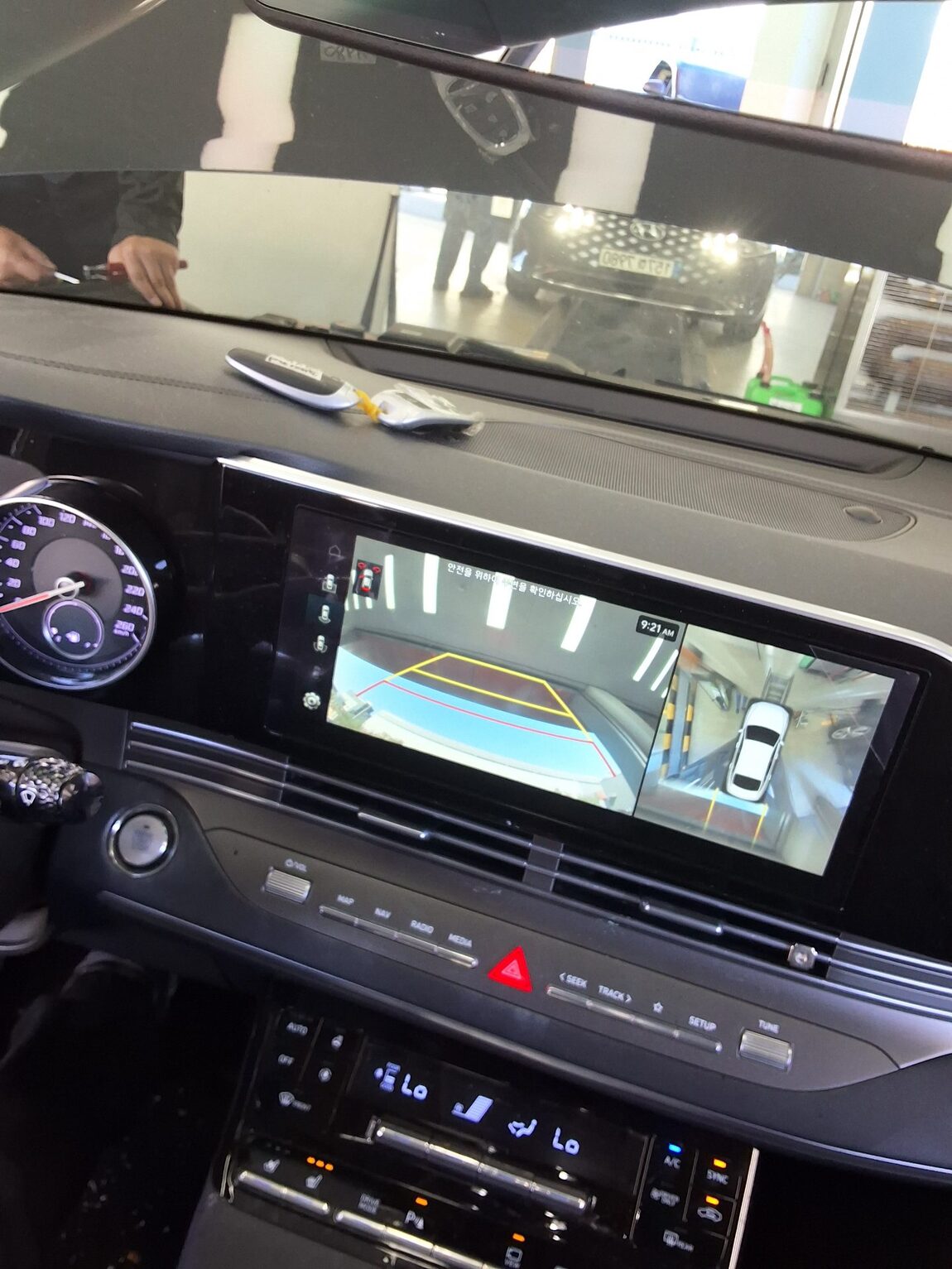 HYUNDAI THE NEW GRANDEUR IG HYBRID 2.4 HEV EXCLUSIVE 2022 - zdjęcie 17