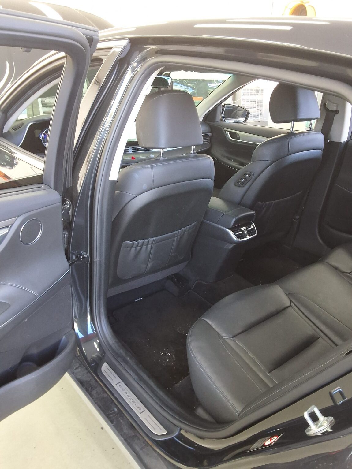 HYUNDAI THE NEW GRANDEUR IG HYBRID 2.4 HEV EXCLUSIVE 2022 - zdjęcie 12