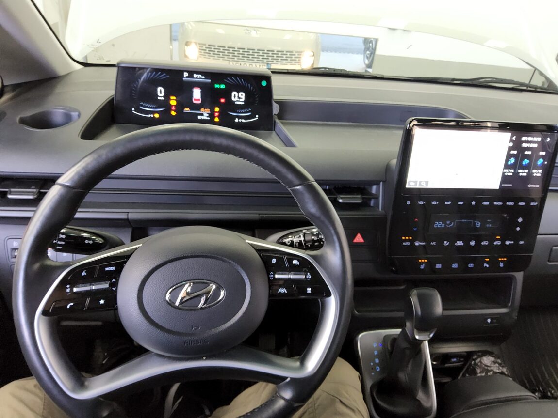 HYUNDAI STARIA 2.2 DIESEL TOURER 11-SEATER 4WD MODERN 2024 - zdjęcie 17