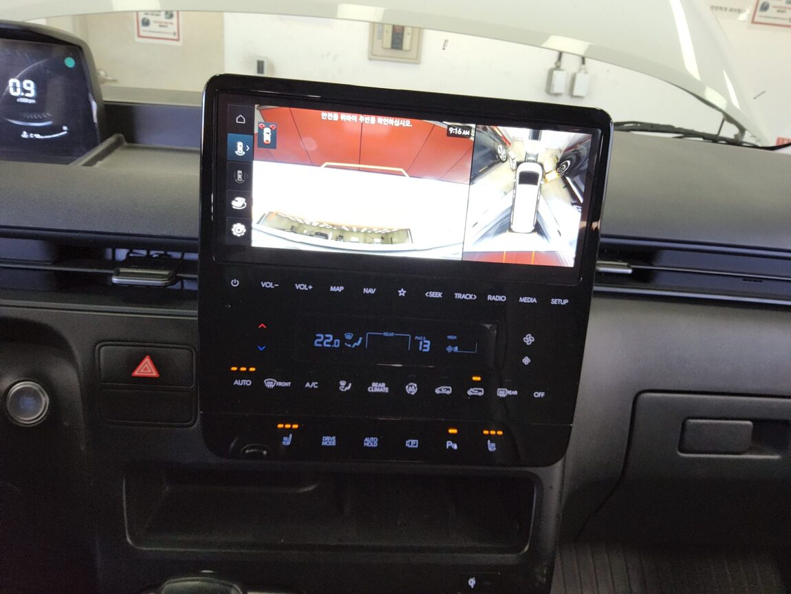 HYUNDAI STARIA 2.2 DIESEL TOURER 11-SEATER 4WD MODERN 2024 - zdjęcie 18