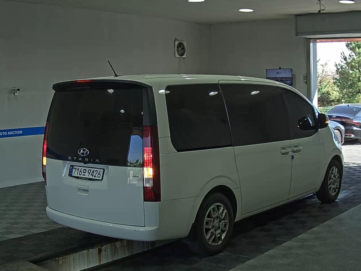 HYUNDAI STARIA 2.2 DIESEL TOURER 11-SEATER 4WD MODERN 2024 - zdjęcie 5