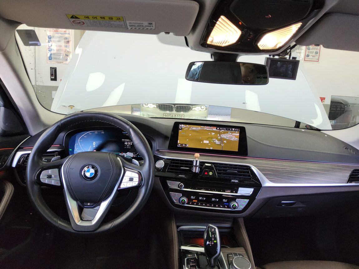 BMW 5 SERIES (7TH GEN) 530e LUXURY LINE PLUS 2020 - zdjęcie 11