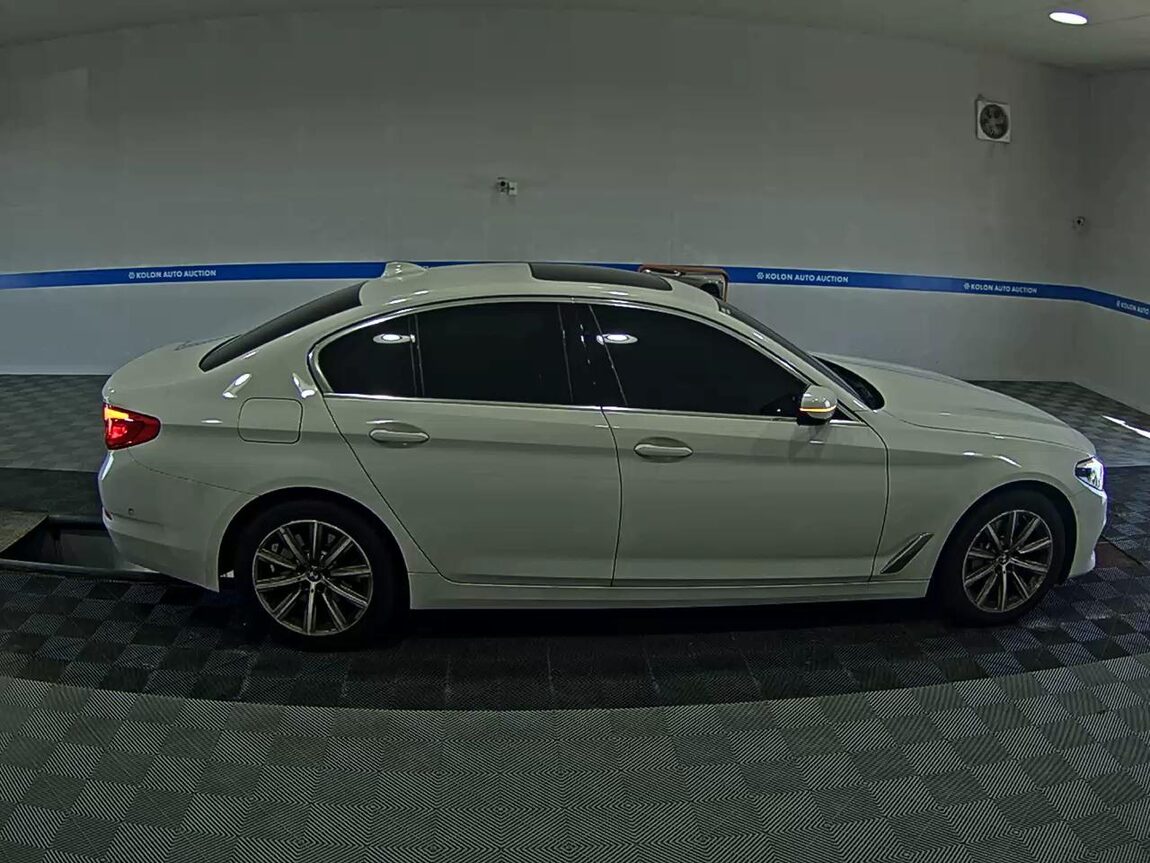 BMW 5 SERIES (7TH GEN) 530e LUXURY LINE PLUS 2020 - zdjęcie 4