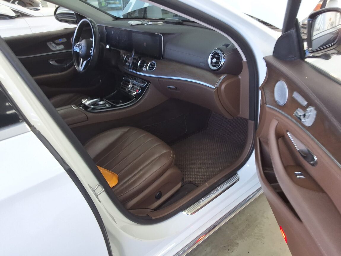 MERCEDES-BENZ E-CLASS (5TH GEN) E300 4MATIC EXCLUSIVE 2020 - zdjęcie 14