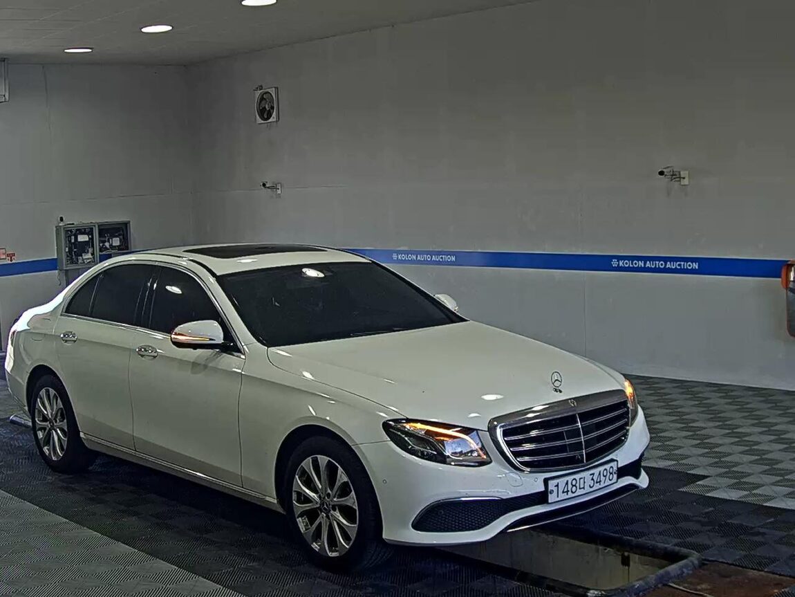 MERCEDES-BENZ E-CLASS (5TH GEN) E300 4MATIC EXCLUSIVE 2020 - zdjęcie 3