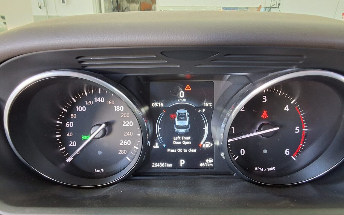 LAND ROVER RANGE ROVER SPORT (2ND GEN) 3.0 SDV6 HSE 2016 - zdjęcie 9