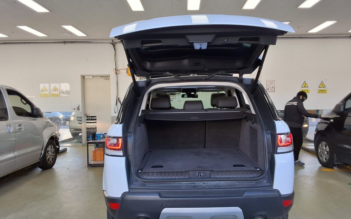 LAND ROVER RANGE ROVER SPORT (2ND GEN) 3.0 SDV6 HSE 2016 - zdjęcie 15