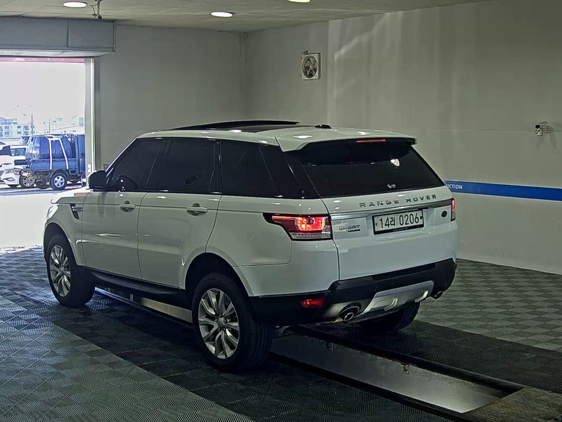 LAND ROVER RANGE ROVER SPORT (2ND GEN) 3.0 SDV6 HSE 2016 - zdjęcie 6