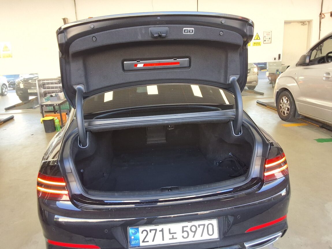 GENESIS THE ALL NEW G80 GASOLINE 3.5 2WD BASE MODEL 2022 - zdjęcie 15