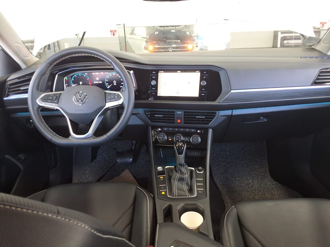 VOLKSWAGEN JETTA (7TH GEN) 1.5 TSI PRESTIGE 2023 - zdjęcie 11