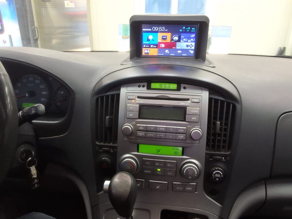 HYUNDAI GRAND STAREX 11-SEATER DIESEL CVX PREMIER 2014 - zdjęcie 23