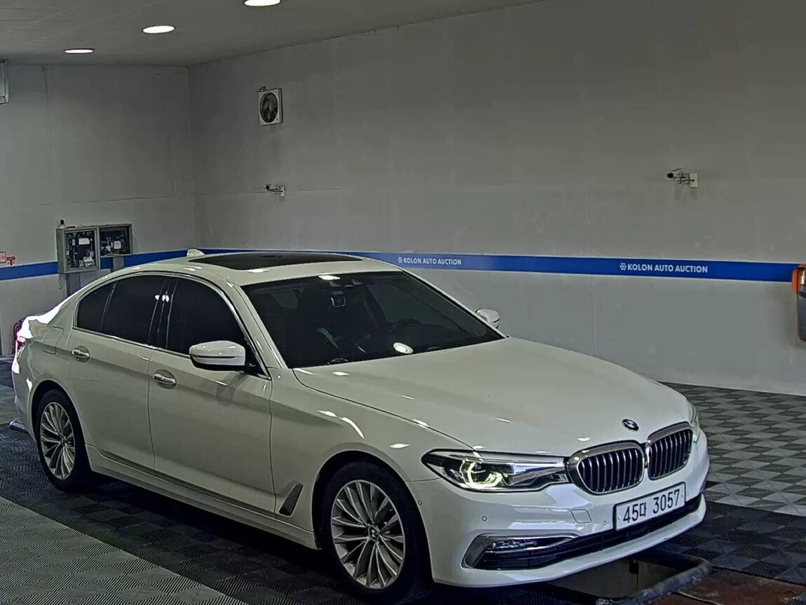 BMW 5 SERIES (7TH GEN) 520d LUXURY LINE SPECIAL 2018 - zdjęcie 3