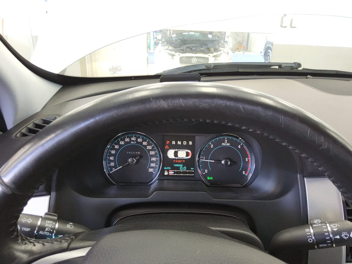 JAGUAR XF 3.0D V6 LUXURY 2013 - zdjęcie 9