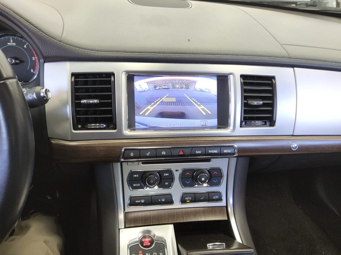 JAGUAR XF 3.0D V6 LUXURY 2013 - zdjęcie 18